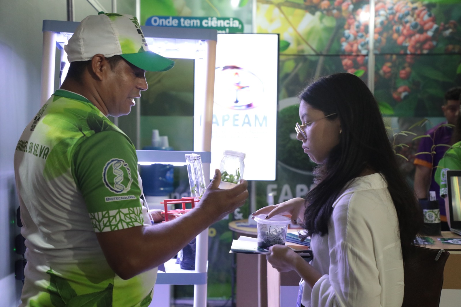 Projeto apoiado pelo Governo do Amazonas alia biotecnologia para inovar na produção de mudas in vitro da Amazônia