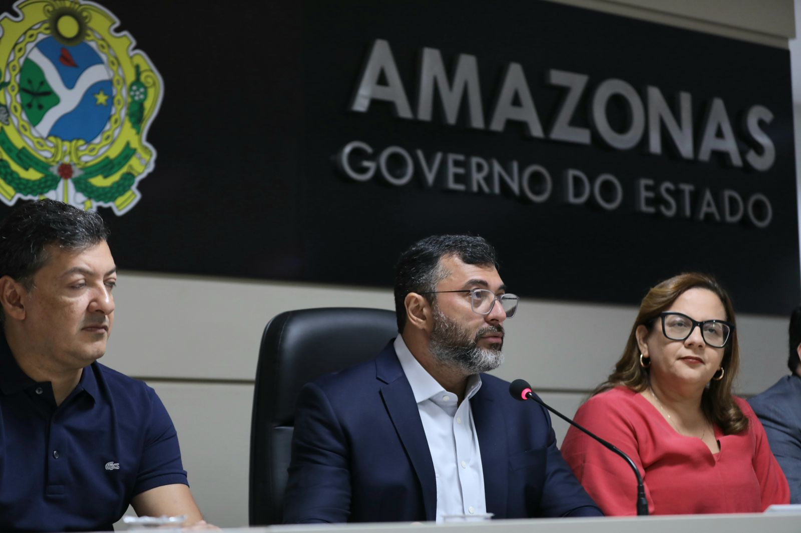 Wilson Lima anuncia abono do Fundeb de até R$ 13,5 mil para mais de 32 mil servidores da Educação