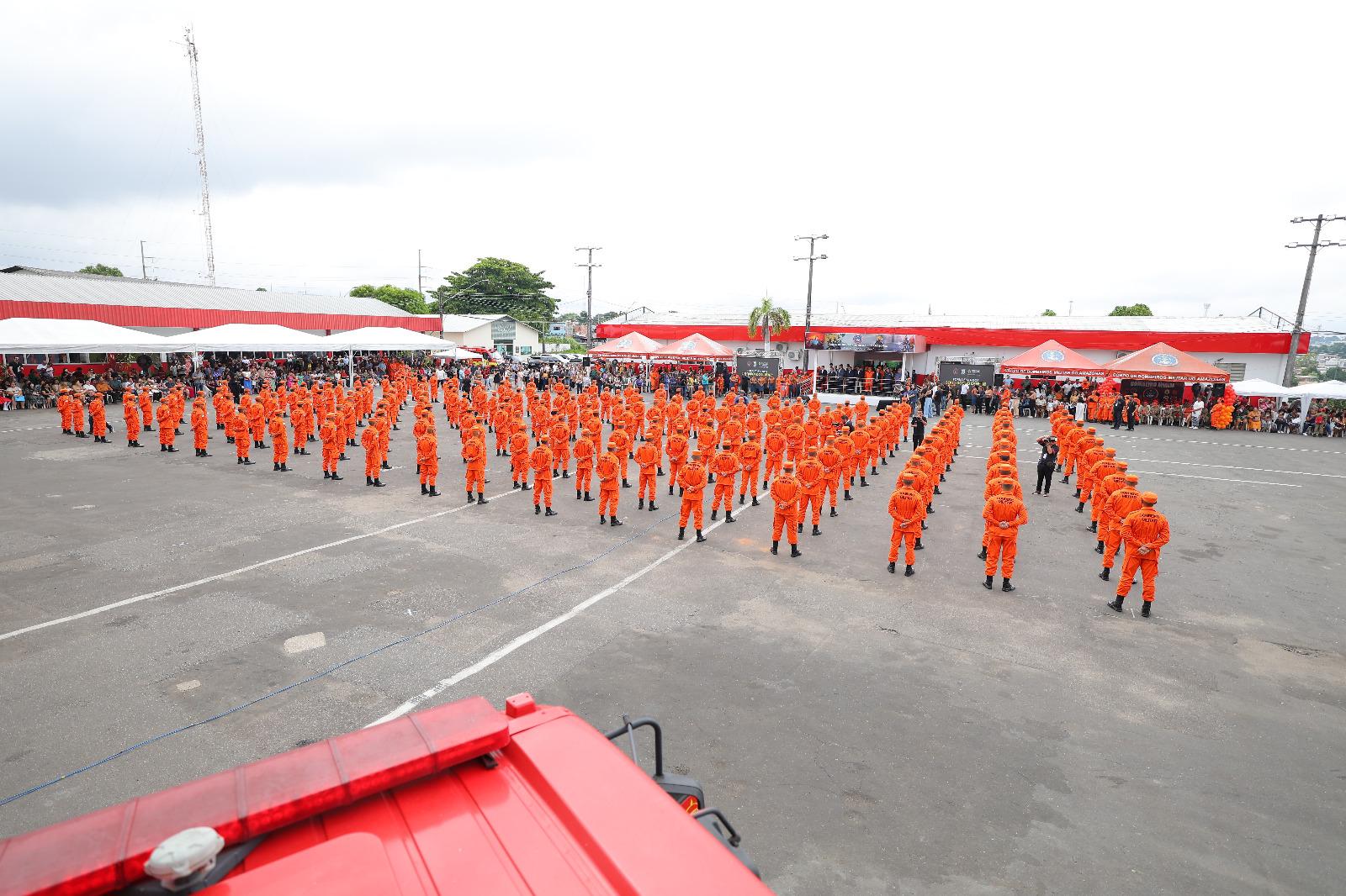 Wilson Lima realiza formatura de 200 novos soldados do Corpo de Bombeiros que vão reforçar serviço operacional no Amazonas