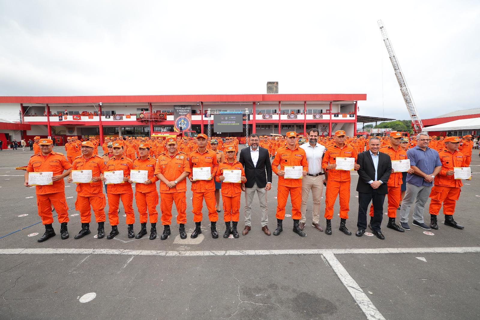 Wilson Lima realiza formatura de 200 novos soldados do Corpo de Bombeiros que vão reforçar serviço operacional no Amazonas