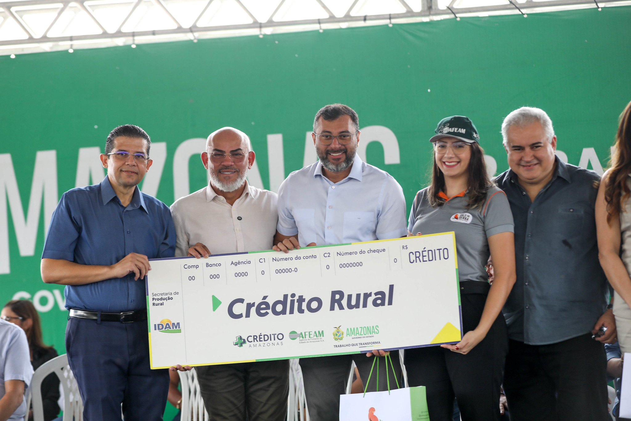 Governador Wilson Lima entrega 70 toneladas de alimentos para instituições sociais atendidas pelo PAA