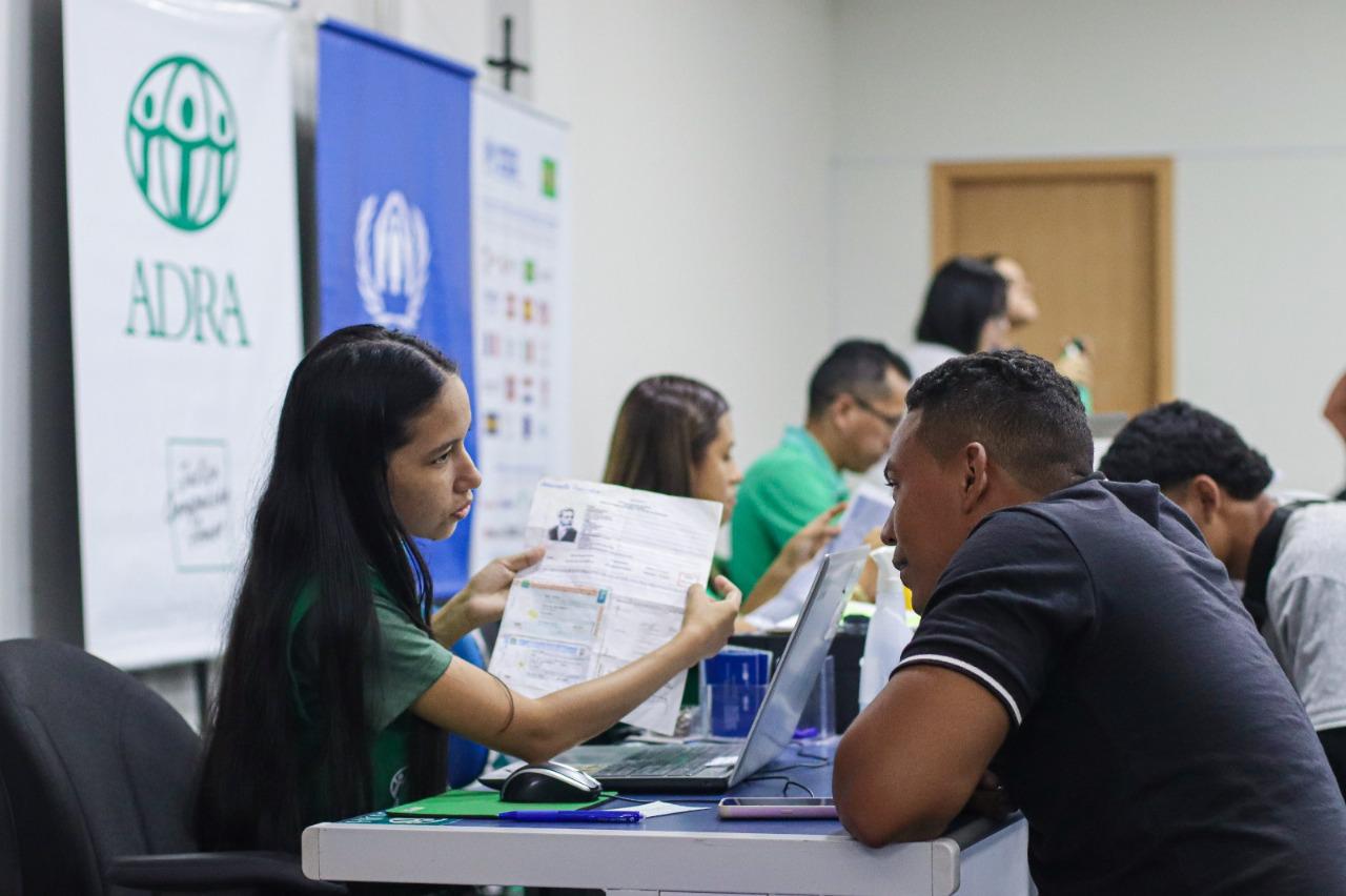 Governo do Amazonas garante atendimento a migrantes, refugiados e apátridas no PAC Compensa, zona oeste de Manaus