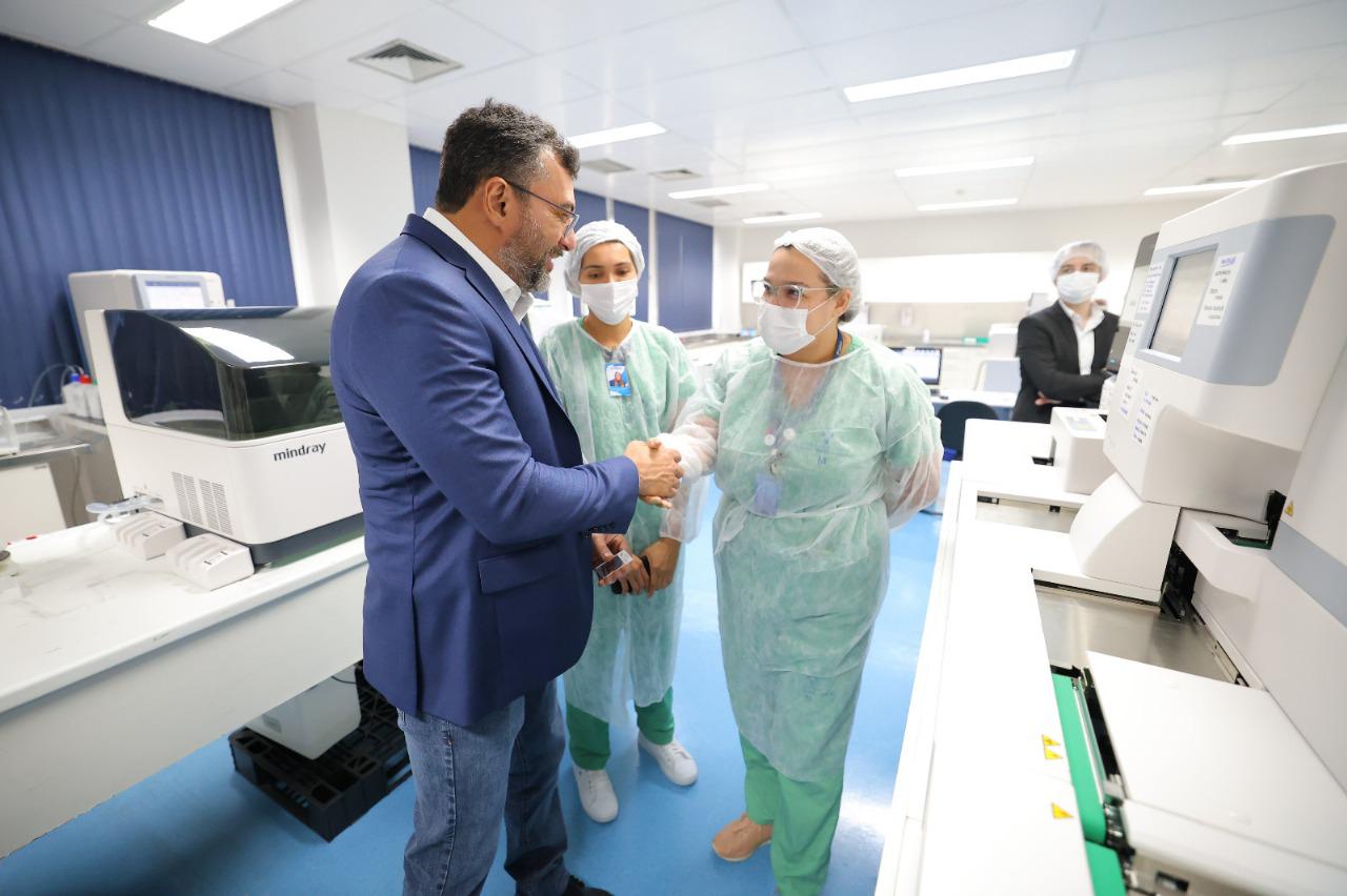 Governador Wilson Lima moderniza e amplia capacidade de laboratório do Hospital Delphina Aziz com novos equipamentos