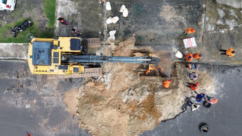 Prefeitura de Manaus atende solicitação de moradores e trabalha na rede de drenagem profunda no bairro Praça 14