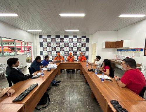 Festival de Parintins 2025: Corpo de Bombeiros alinha estratégias de segurança do espetáculo com representantes dos bumbás