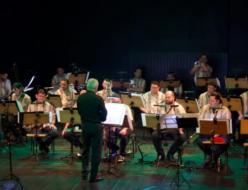Teatro da Instalação comemora 24 anos com casa lotada e show da Amazonas Band