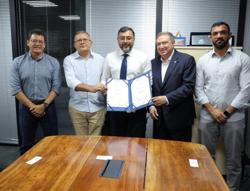 Governador Wilson Lima assina convênio para a construção de centro de recreação em Codajás