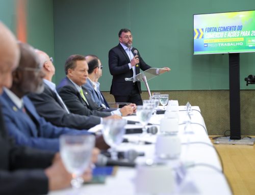 Governador destaca apoio ao comércio durante estiagem e reforça injeção de R$ 1,5 bilhão na economia com pagamento do 13º